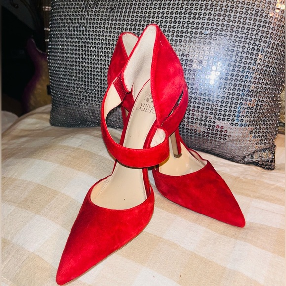 Women’s Gorgeous red high heels 👠- Picture 2 of 10